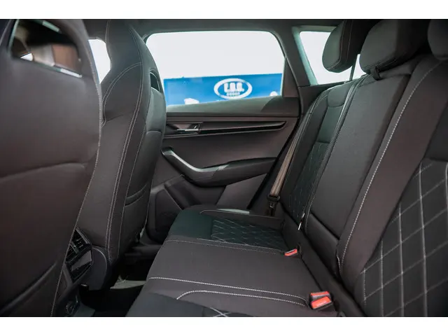 Škoda Karoq 1.5 TSI ACT Sportline Business 2021 Benzine 16
