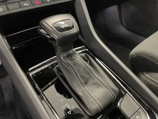 Škoda Karoq 1.5 TSI ACT Sportline Business 2020 Benzine 26