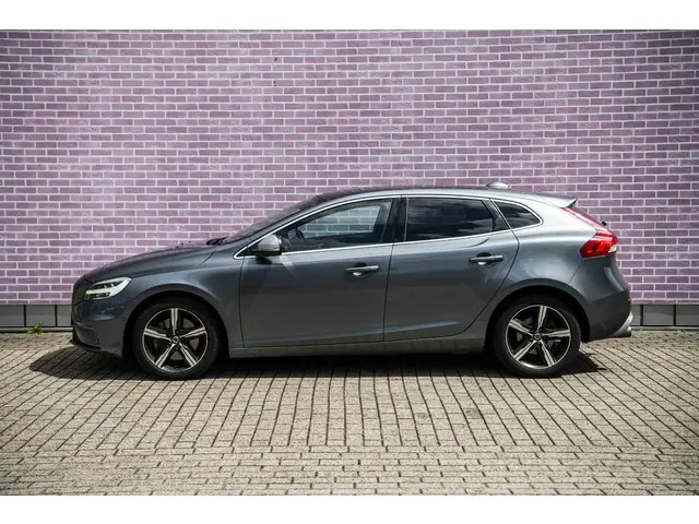 Volvo V40 1.5 T3 Polar+ Sport 2019 Benzine 4