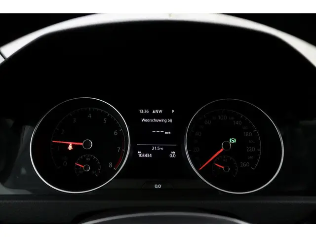 Volkswagen Golf 1.0 TSI Highline zwart 2017 Benzine 15
