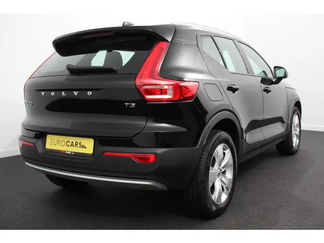Volvo XC40 1.5 T3 163 pk Automaat Momentum 2021 Benzine 4