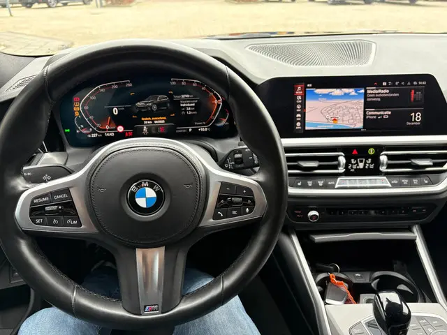 BMW 3 Serie Touring 320i High Executive M 2022 Benzine 15