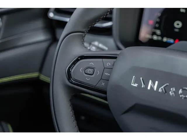 Lynk & Co 01 1.5 Core 2026 Hybride Benzine 9