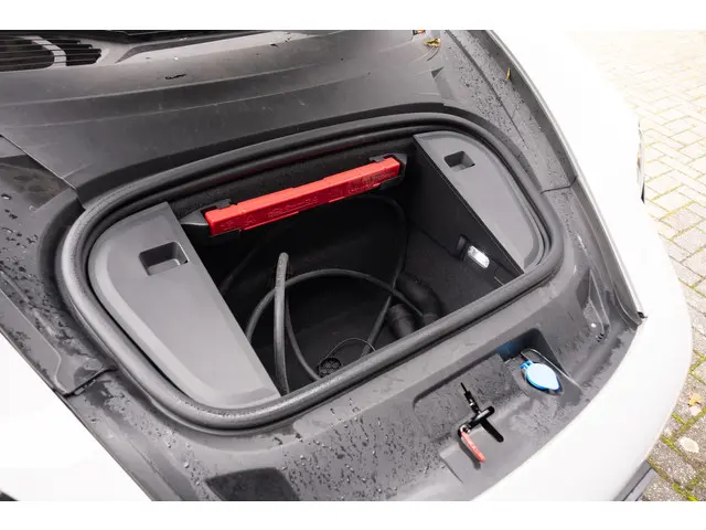 Porsche Taycan 4S Performance 84 kWh 2022 Elektrisch 49