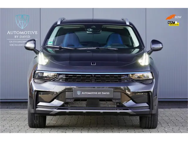 Lynk & Co 01 1.5 180 pk PHEV AUTOMAAT 2022 Hybride Benzine 3