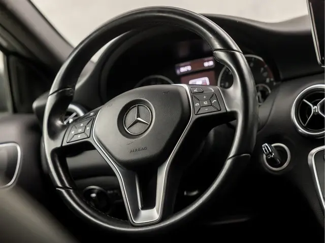 Mercedes-Benz A-Klasse 180 Sport 2013 Benzine 17