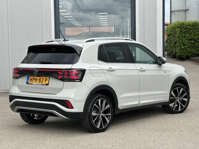 Volkswagen T-Cross 1.5 TSI R-Line Business 2024 Benzine 2