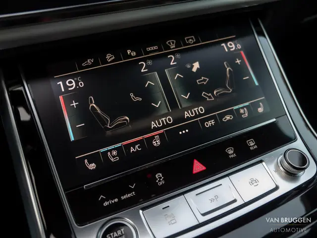Audi Q8 55 TFSI e quattro S-Line 2021 Hybride Benzine 33