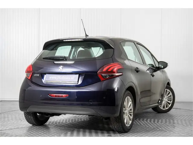Peugeot 208 1.2 PureTech Signature 2019 Benzine 47