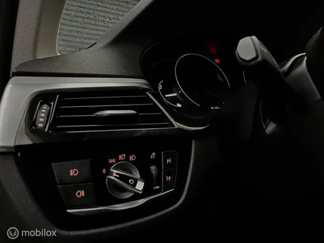 BMW 5 Serie 520i High Executive 2017 Benzine 31