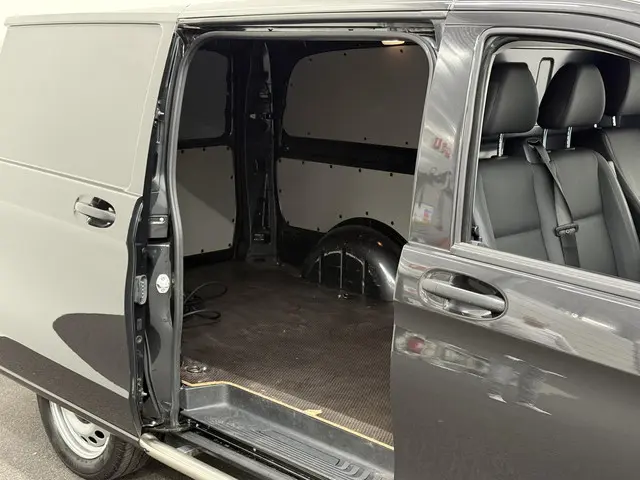 Mercedes-Benz eVito eVito Lang 66 kWh 2023 Elektrisch 7