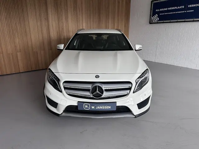 Mercedes-Benz GLA 200 AMG 2015 Benzine 10