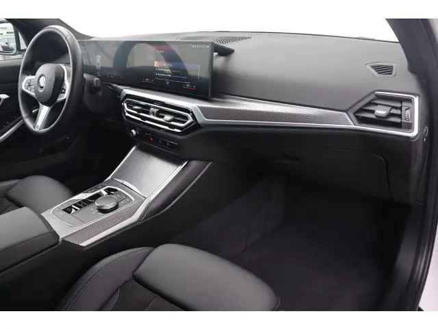 BMW 3 Serie 330e 2024 Hybride Benzine 10
