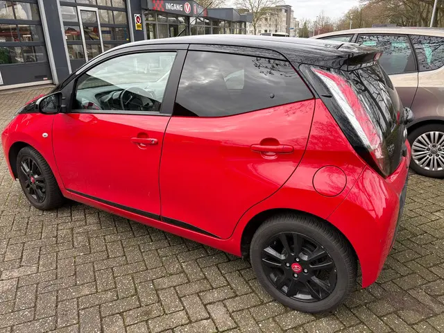 Toyota Aygo 1.0 VVT-i x-cite 2017 Benzine 3