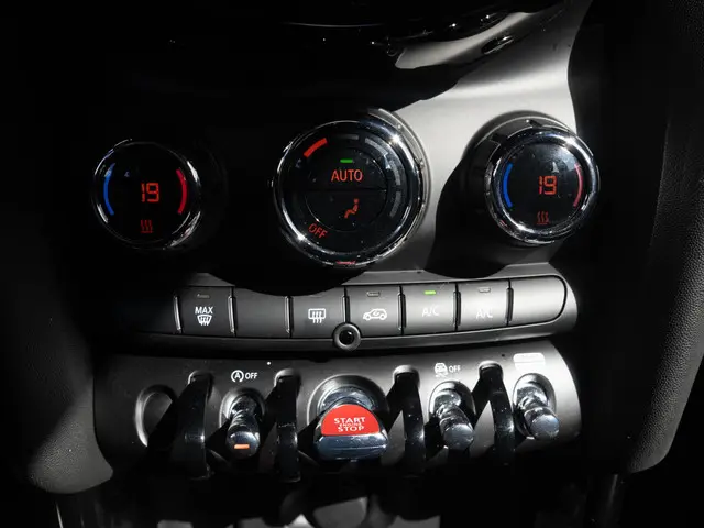 MINI 3-Deurs Cooper Aut. 2023 Benzine 19
