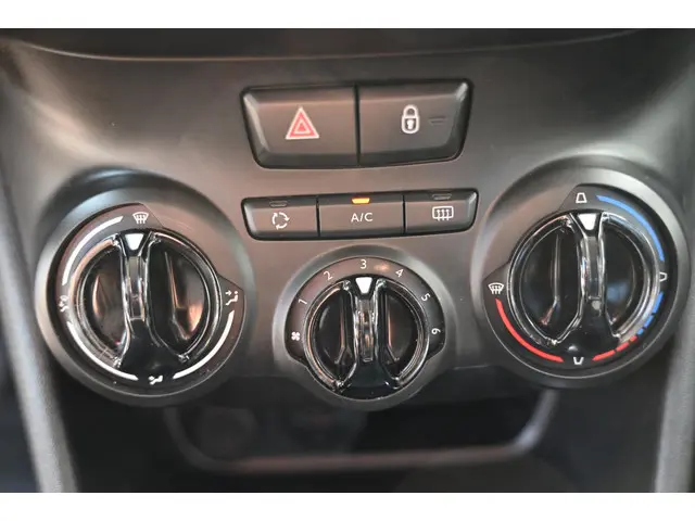 Peugeot 208 1.2 PureTech Blue Lion 2018 Benzine 24