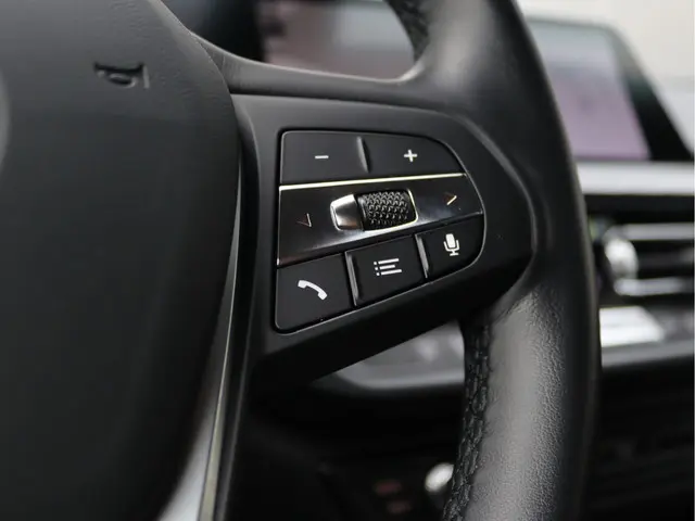 BMW 1 Serie 118i Business Edition 2022 Benzine 30