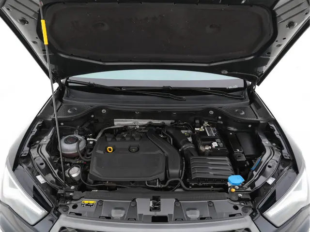 SEAT Ateca 1.5 TSI FR Business Intense 2021 Benzine 33