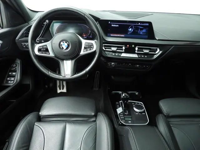 BMW 1 Serie 5-deurs 118i 2023 Benzine 10