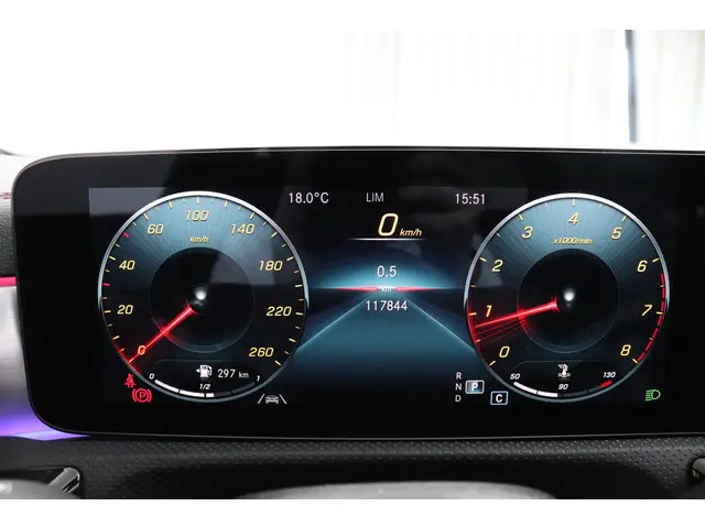 Mercedes-Benz CLA 200 Business Solution AMG 2020 Benzine 8