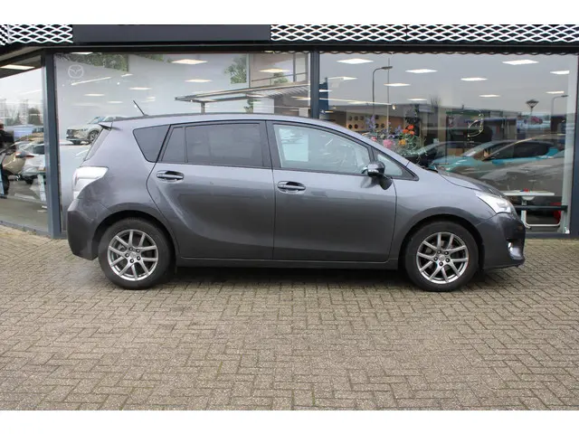 Toyota Verso 1.8 VVT-i Business Top 5 editie 2015 Benzine 4