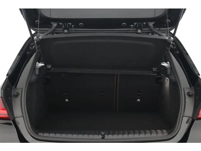BMW 1 Serie 118i High Executive 2021 Benzine 18