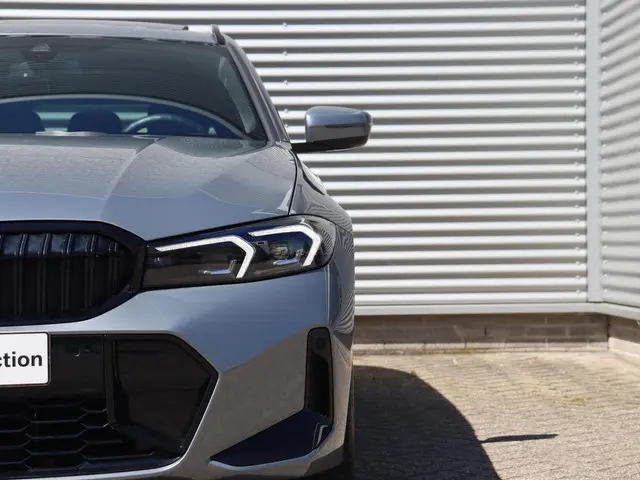 BMW 3 Serie Touring 320e 2024 Hybride Benzine 33