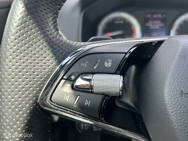 Škoda Karoq 1.5 TSI ACT Sportline Business 2021 Benzine 12