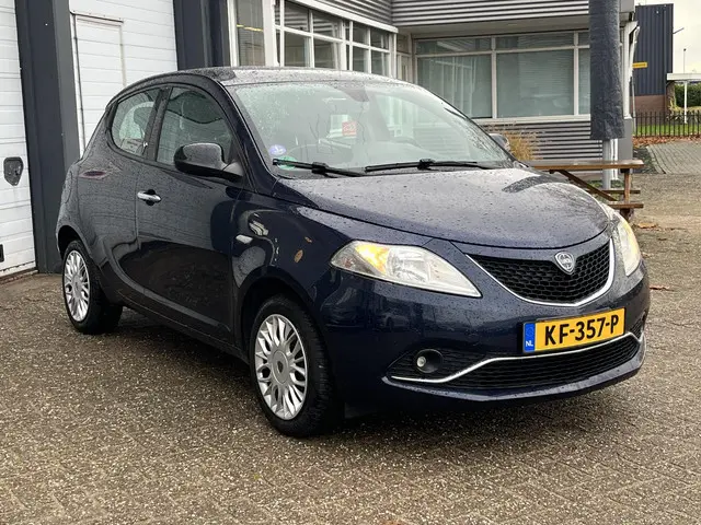 Lancia Ypsilon 0.9 TwinAir Gold 2016 Benzine 8
