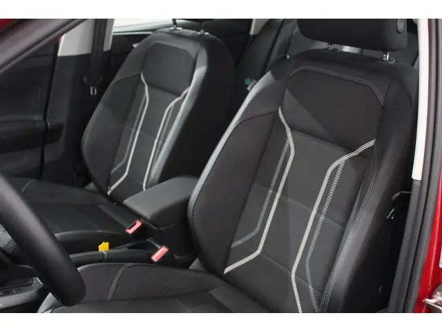 Volkswagen Taigo 1.5 TSI 150pk DSG Style 2022 Benzine 11