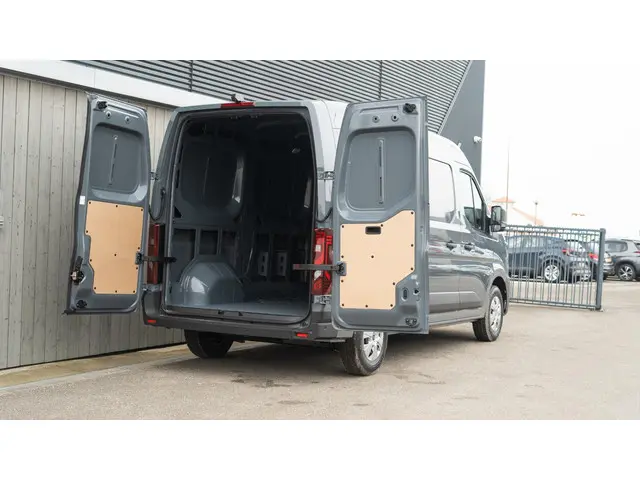 Renault Master T35 2.0 dCi 150 L2H2 Extra 2024 Diesel 6