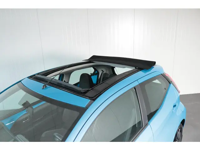 Toyota Aygo 1.0 VVT-i x-play Cabrio, 2019 Benzine 6