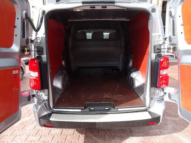 Opel Vivaro 2.0 CDTI L3H1 DC Edition 2019 Diesel 22