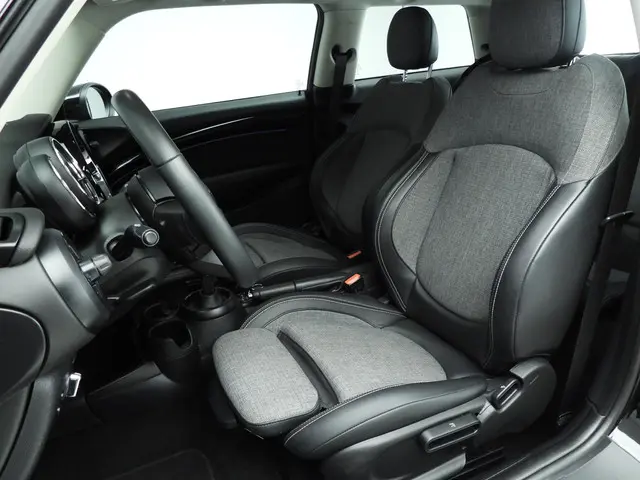 MINI 3-Deurs One 2022 Benzine 8