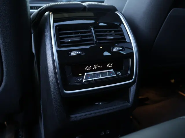 BMW X5 xDrive50e 2025 Hybride Benzine 69