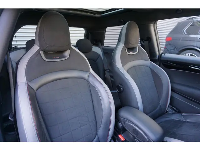 MINI 3-Deurs Cooper 2023 Benzine 8