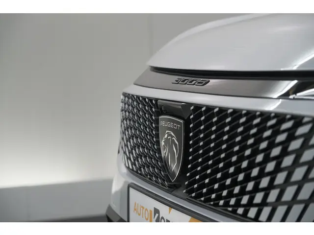 Peugeot 3008 Hybrid 136 e-DSC6 GT 2024 Hybride Benzine 21