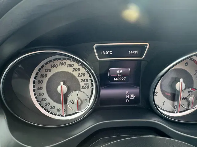 Mercedes-Benz CLA 200 Prestige PANO AUT!! 2013 Benzine 21