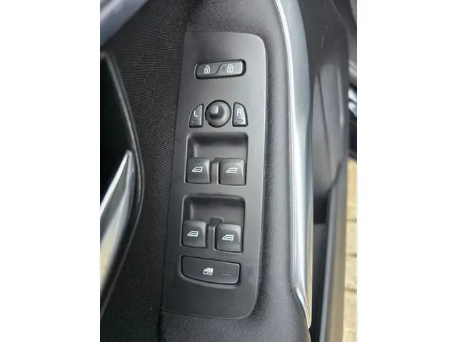 Volvo V40 Volvo v40 1.6 T2 Summum topstaat 2013 Benzine 13