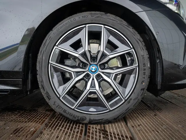 BMW 5 Serie Sedan 520i 2025 Benzine 6