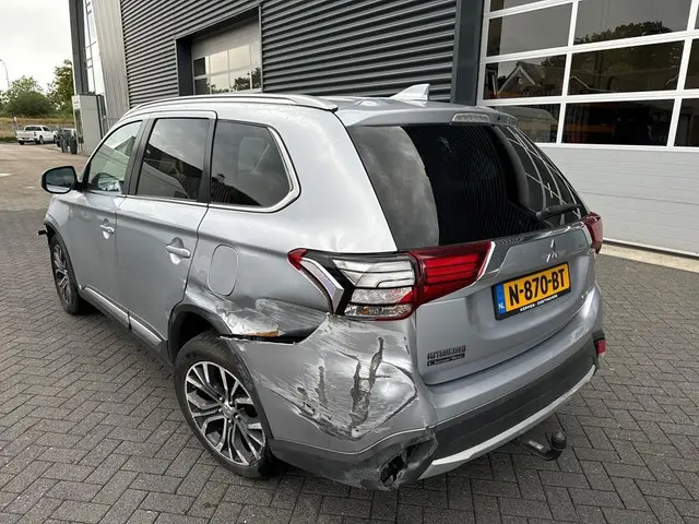 Mitsubishi Outlander 3