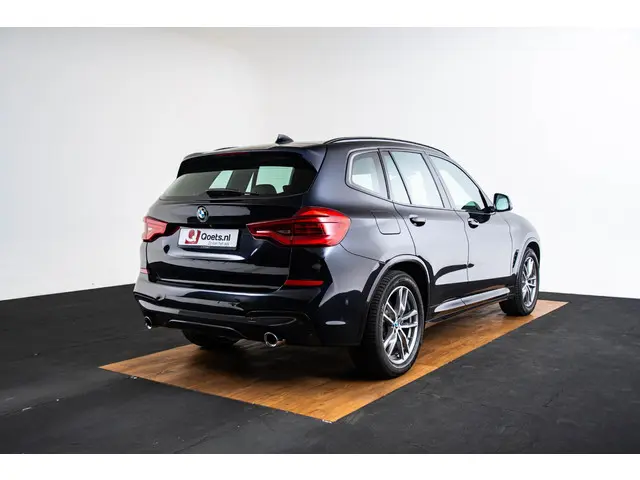 BMW X3 xDrive20i High Executive 2018 Benzine 2