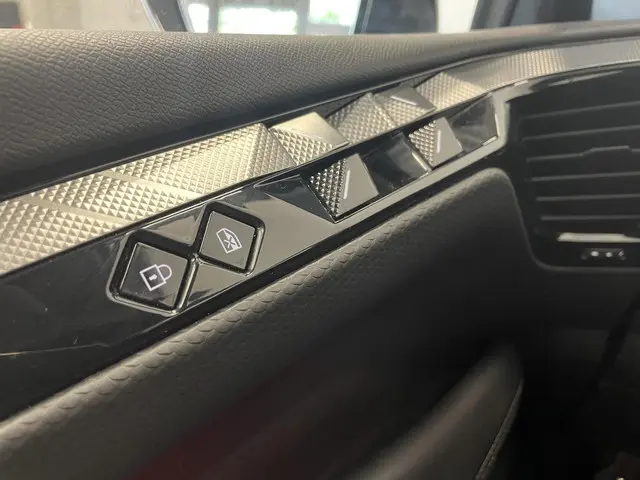 DS DS 4 1.2 PureTech Aut-8 Rivoli Cross 2023 Benzine 27