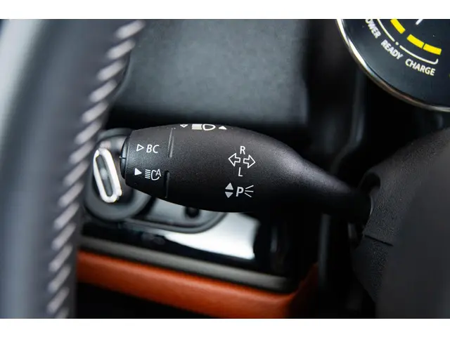 MINI Countryman Cooper SE ALL4 2022 Hybride Benzine 53