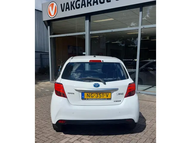 Toyota Yaris 1.5 Hybrid Aspiration 2017 Hybride Benzine 6