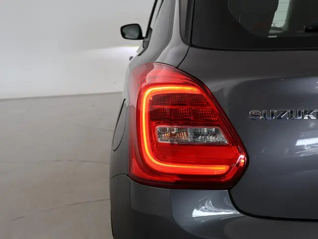 Suzuki Swift 1.2 COMFORT SMART HYBRID 2021 Benzine 24