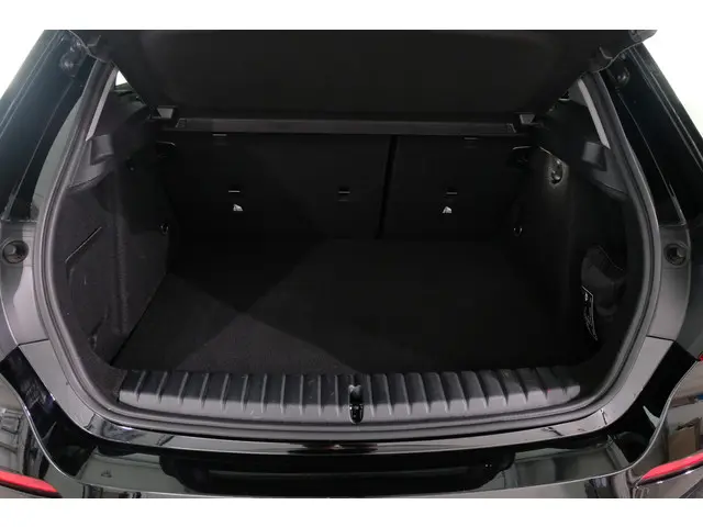 BMW 1 Serie 118i Executive Edition 2020 Benzine 30