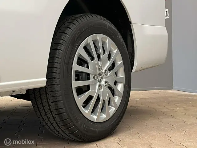Peugeot Expert 2.0 BlueHDi 145 S&S EAT8 L3 2023 Diesel 7