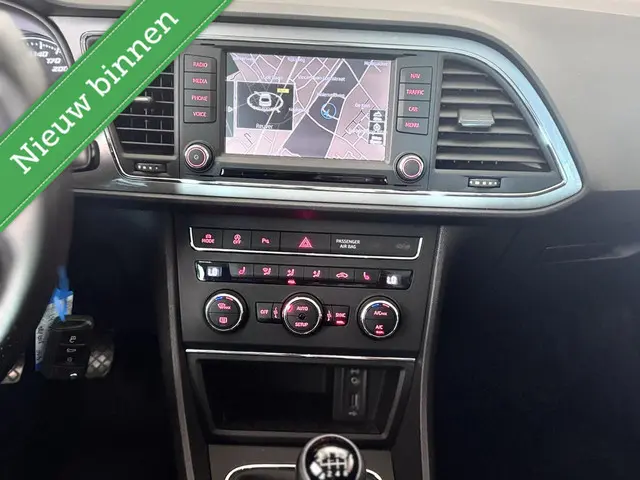 SEAT Leon 1.4 TSI FR NAVI/ FULL LINK/ LEDER 2016 Benzine 12