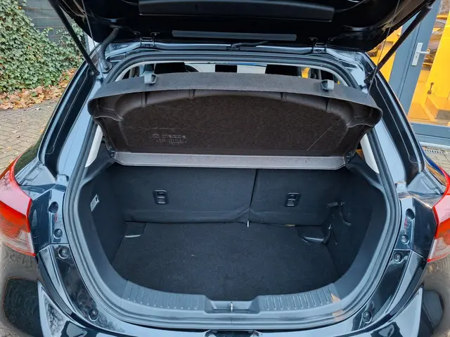 Mazda 2 1.5 Skyactiv-G Sportive 2022 Benzine 16